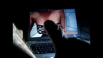 Preview 1 of Female Bodybuilder Massage - mirando a la pepina rica