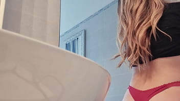 Preview 4 of Fe Xxxxxxx Vidos - gostosa com as tetas de fora