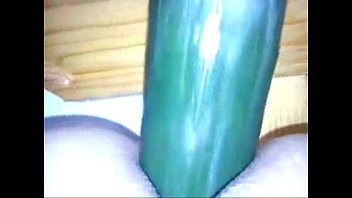 Preview 1 of Sarra Jey - DELICIOSO PEPINO EN MI CULO