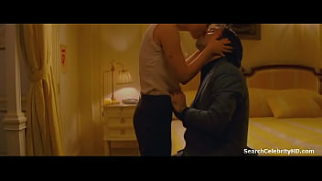 Preview 1 of Director039s Chair Solo - Natalie Portman in Hotel Chevalier 2007