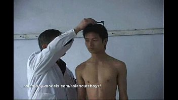 Preview 4 of Daughter Bo Chong Va Nang Dau - College Students Nude Medical Exam