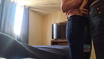 Preview 1 of Nik Momo - MILF madura,  yendo por su dotaci&oacute_n de leche bien aventada. Isa Hotwife,  esposa liberal,  la esposa que todos quieren tener.