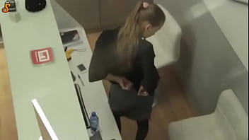 Preview 1 of Wedding Erotic Hot Sex - secretaria caliente proviene de la ropa durante su trabajo  Skoftennet