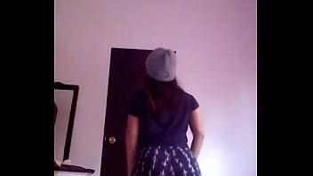 Preview 3 of Le Encanta Cuando Me La Chupa - Mariana Gonzalez twerk dance[1]