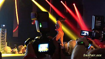 Preview 3 of Sarab Me - public mastrubation on sexshow