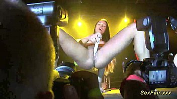 Preview 4 of Sarab Me - public mastrubation on sexshow