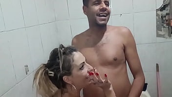 Preview 4 of Jaan Xxnxxmp4 - Consegue imaginar o que aprontei?Ele n&atilde_o viu nadinha mas.a rola ficou dura feito pedra hahaha Tia J&uacute_lia mamou o c ...
