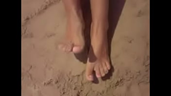 Preview 1 of Black Guy Ass Smell - fetichimo de pies en la arena