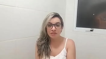 Preview 1 of Old Boy And Mon Sex - loira gostosa gosta de ficar molhadinha