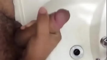 Preview 3 of Hindi Celibratey Sex - gozando gostoso na pia