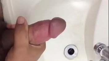 Preview 4 of Hindi Celibratey Sex - gozando gostoso na pia