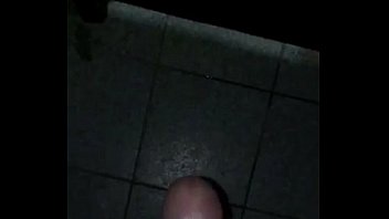 Preview 2 of Oger - Gozando gostoso no banheiro