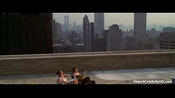 Preview 4 of Clips Pee Stranger - Jennifer Aniston in Picture Perfect 1997