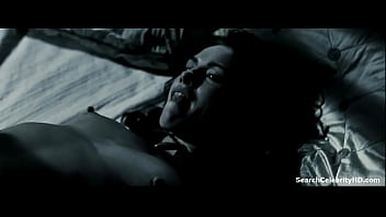 Preview 4 of Small Porn Sek - Lena Headey in 300 2006