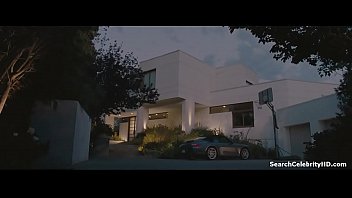 Preview 1 of Miakelifa Sex Videos - Kristen Wiig in Bridesmaids 2011
