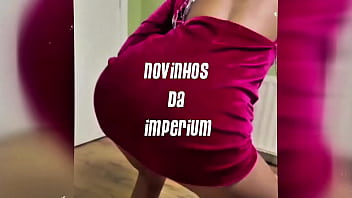 Preview 1 of Aylin Mamedova - CAMISINHA SAIU NA GLORY HOLE DO SWING