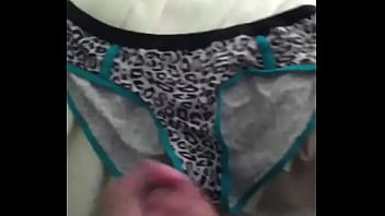 Preview 3 of Muslimi Hijab - CuMmInG oN mY step cOuSiN&#039_s PaNtIeS!