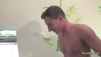 Preview 1 of Abg Snp Mesum - Bruder erwischt kleine Stief-Schwester Bad fickt sie