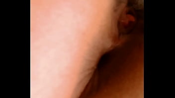Preview 1 of Tow Beeg Boy And Women - Ele goza dentro da boca da loirinha e ela engasga com a porra