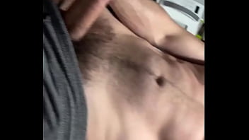 Preview 1 of Bee Ass - De boa em casa,  resolvi bater uma.