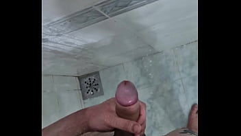 Preview 4 of Fucking Girl Movie Sex Videos - EXIBINDO MEU PENIS GRANDE NO BANHEIRO