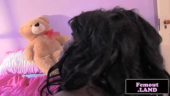 Preview 3 of Et Sabrina Amateur - Bubblebutt ebony fembois flaunts her junk