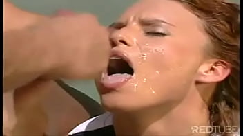 Preview 2 of Natasha Maklon - Porra quente pra ruiva na quadra de T&ecirc_nis