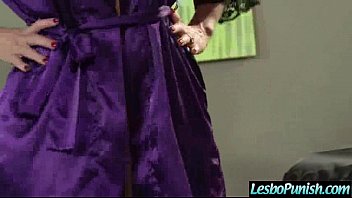 Preview 3 of Hot Mom Zeynep Yarak Yaliyor - Hard Play On Cam Using Toys By Lesbian Girls (lezley&amp_monique) movie-27