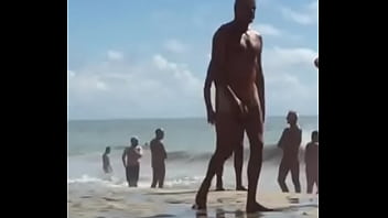 Preview 4 of Www Xxx Massage Com - Coroa roludo na praia de nudismo