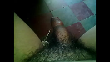Preview 1 of Retro Young Boy Film - una paja corta con mi pene corto