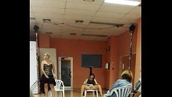 Preview 3 of Group Family Sex Threesome - Clase de Masturbacion &quot_spiderman&quot_ para lograr eyaculacion femenina