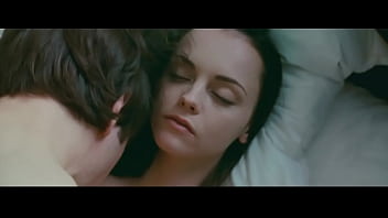 Preview 1 of Maduras Vs Boy Young - Christina Ricci in After.Life (2009) - 5