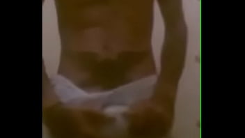 Preview 1 of 8xmv Com2019 - Magrinho Pauzudo e Tatuado