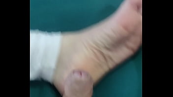 Preview 2 of Xxx Videos Dowlood - 对着自己的脚脚玩鸡巴懒子