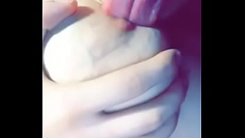 Preview 3 of Jueguitos Previos - Ella lame sus enormes tetas
