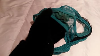 Preview 3 of Alexander Girl - Calzon usado de una madura rica/used panties ofa sexy mature woman