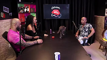 Preview 2 of Missa X Com - Foi roubado financeiramente,  e teve a conversa sobre ter pau grande - Negro Top Del&iacute_cia (SHEER/RED)