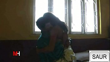 Preview 1 of Exotic Dj - Urmila Chawla Uncut Saur
