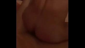 Preview 3 of Tranny Fuck Mature Girl - Sentando na rola do amigo amador