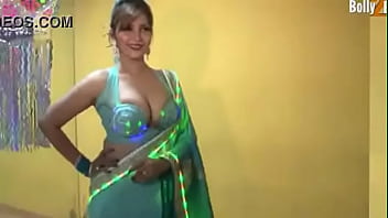 Preview 4 of Trainer Bbc Gay - Tanisha Singh Expose Her Huge Cleavage Front Of Naughty Cameraman - XVIDEOS.COM