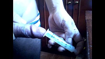 Preview 3 of Penyanyi Dangdut Ngocok - 10 ML DE PORRA DENTRO DA SERINGA. PARA CURAR A GRIP. QUEM ESTAR GRIPADO AEW