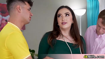 Preview 2 of Local Xxx Video Downlod - Chubby housewife Cassie never had two cocks at the same time before But today her dream came true