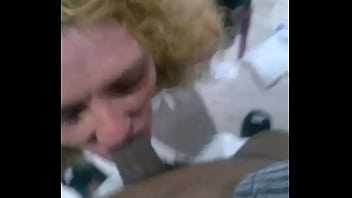 Preview 1 of Negros Cojiendo A Chaparritas - toothless toilet slut