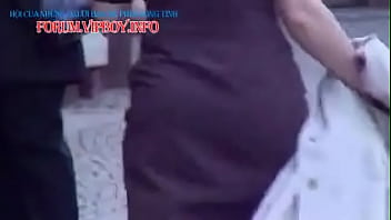 Preview 1 of Suges Mom Sedang Mandi - Xem Phim The Raspberry Reich (2004)   Tập 1.FLV