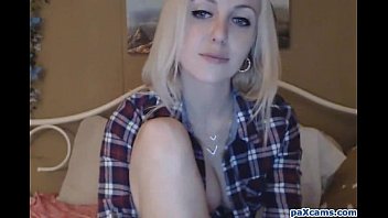 Preview 2 of Handjob Flight - Hot blonde goes wild on webcam and starts fucking her pussy like crazy