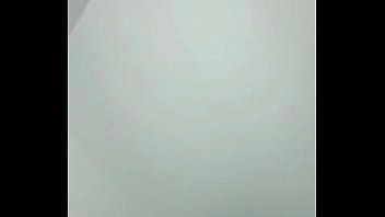 Preview 1 of Apahij Ladki Xxx - Dominicano espiando amigo rapando