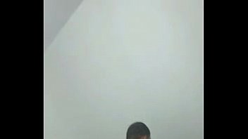 Preview 4 of Apahij Ladki Xxx - Dominicano espiando amigo rapando