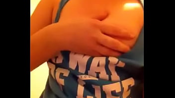 Preview 3 of Free Live Sex Hardcore - Loira branquinha mostrando os peitinhos durinhos