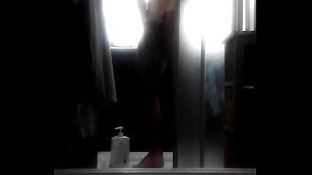 Preview 4 of Arab Mrs Nati - chico frotandose en la ducha