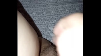 Preview 3 of Remaja Porno - Una milf con la fica peloso e aperta